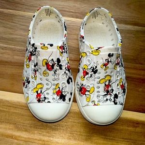 Mickey Mouse natives